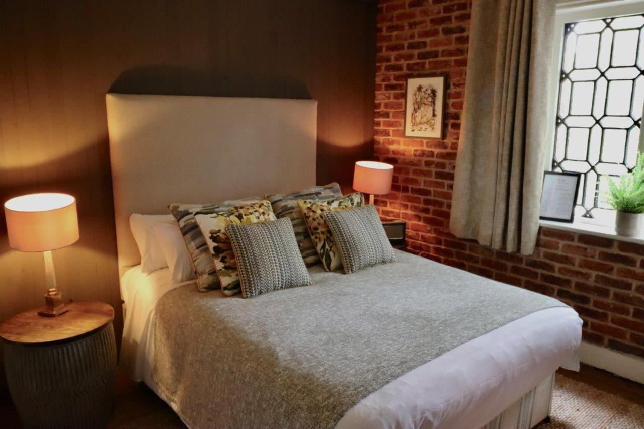 The Cholmondeley Arms Otel Wrenbury Dış mekan fotoğraf