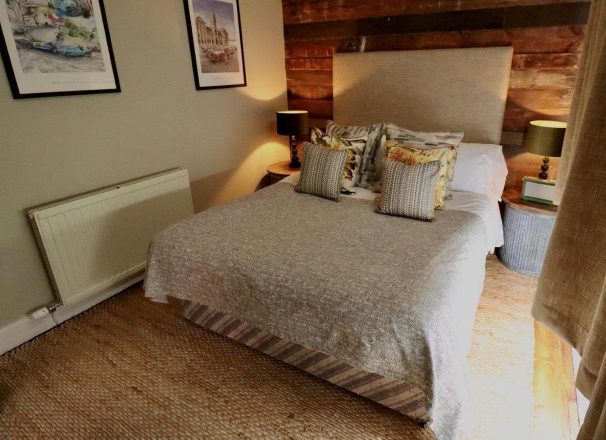 The Cholmondeley Arms Otel Wrenbury Dış mekan fotoğraf