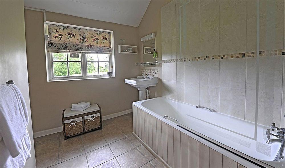 The Cholmondeley Arms Otel Wrenbury Dış mekan fotoğraf